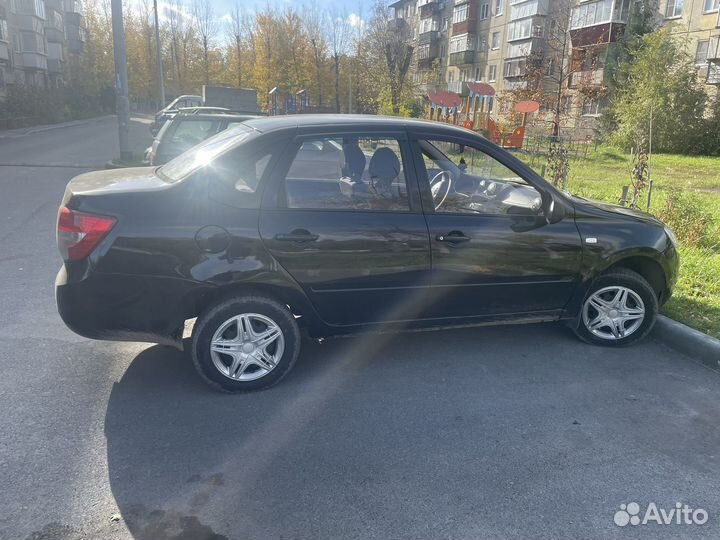 LADA Granta 1.6 МТ, 2012, 175 000 км