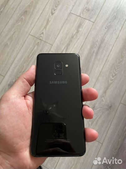 Телефон Samsung galaxy A8