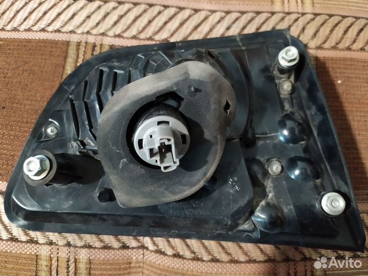 Citroen c crosser фонарь правый на крышку