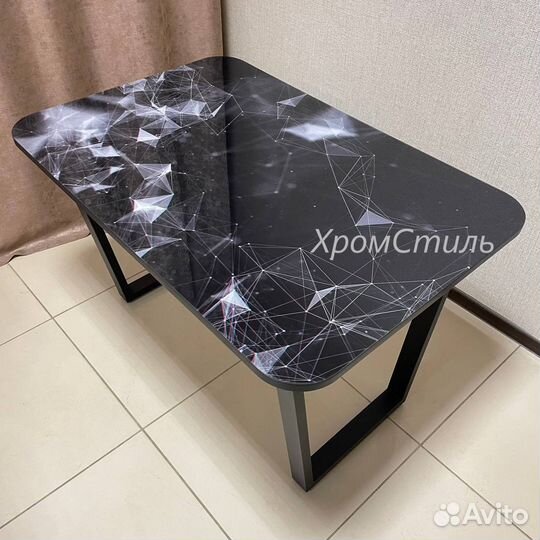 Кухонный стол лофт на металлических п-опорах