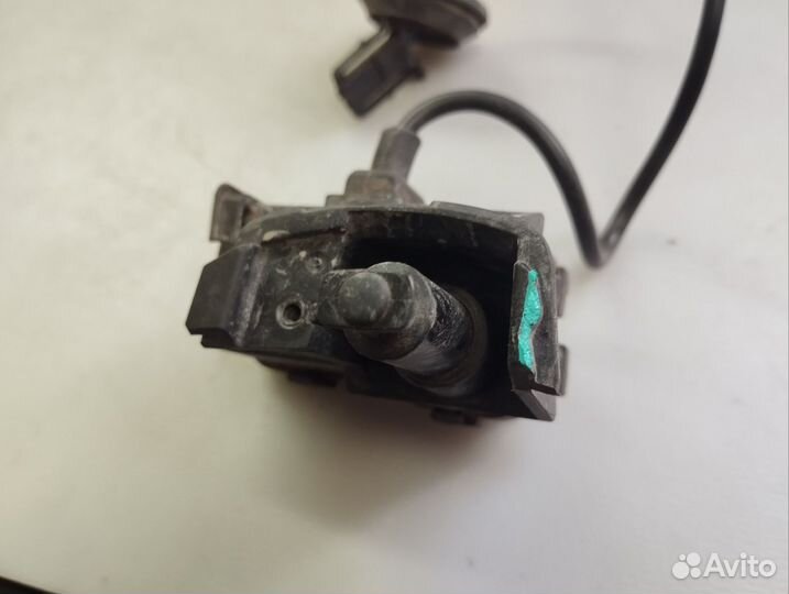 Активатор лючка бензобака Volkswagen Jetta 6