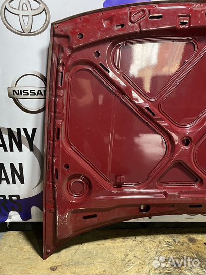 Капот красный VolksWagen Vento