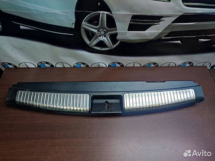 Накладка нижнего борта багажника Mercedes W164