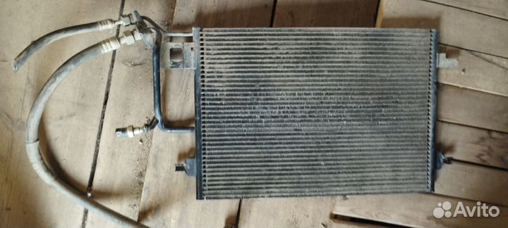 Радиатор кондиционера Volkswagen Passat 5
