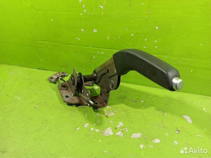 Рычаг стояночного тормоза Nissan Primera P12 седан