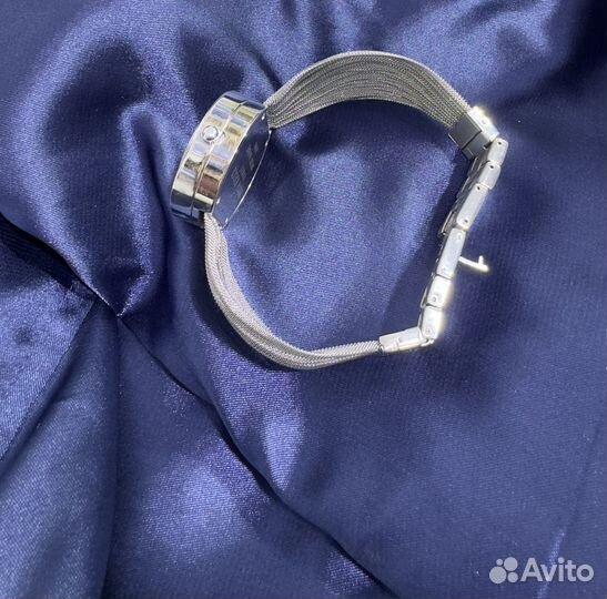 Nina ricci часы