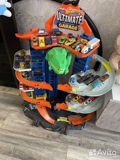 Hot wheels ultimate garage