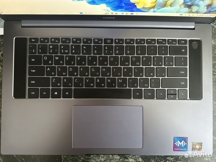 Продам ноутбук honor MagicBook Pro