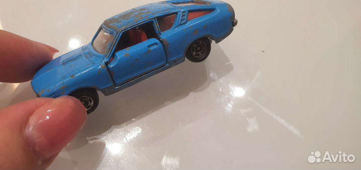Моделька машинки