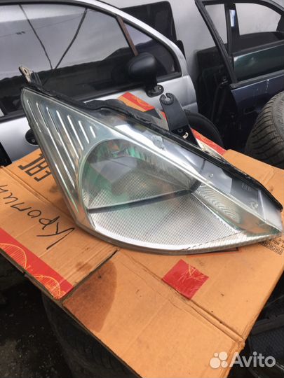 Форд Фокус-1 (Американец) Правая фара