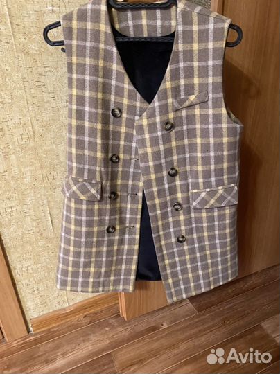 Подаю вещи на девочку 10-11 лет