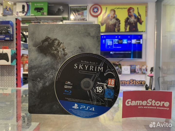 TES Skyrim + Steelbook PS4