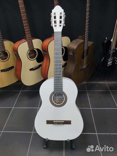 Классическая гитара 4/4 Белая Новая