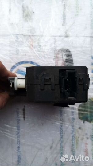 Активатор замок лючка бака вольво с30 volvo хэтч