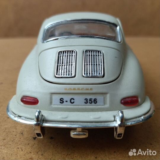 Модель 1:24 1961 Porsche 356 B