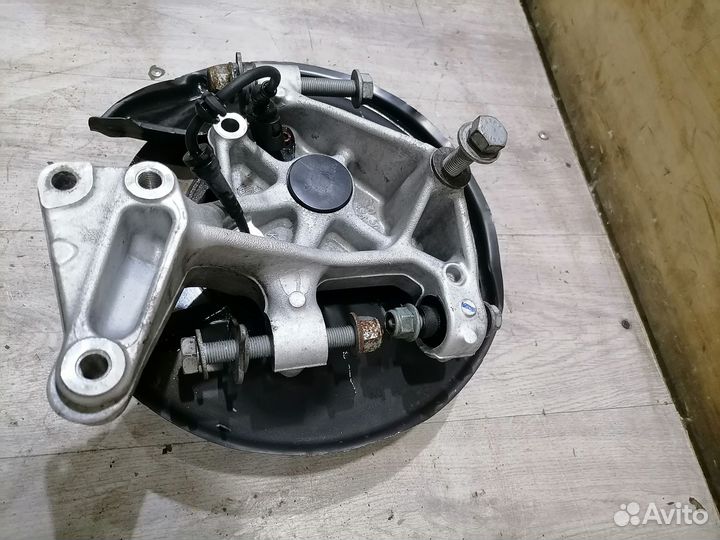 Кулак поворотный задний правый VW Passat B6