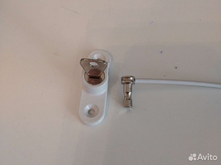 Замок с тросиком блокиратор защита окна от детей