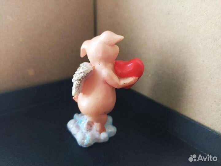 Сувенир фигурка с сердечком ангел день святого вал
