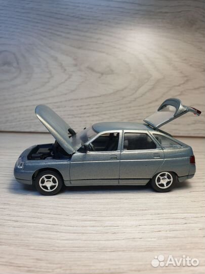 Модель автомобиля ваз 2112 серебро