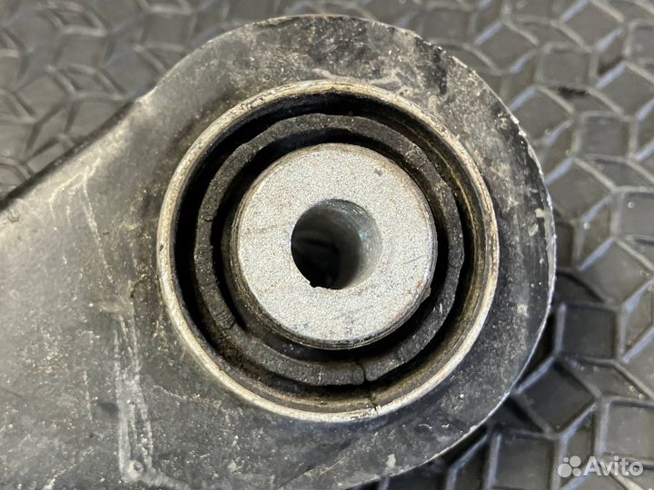 Рычаг задний левый Audi Q7 4M 2016 4M0505291D