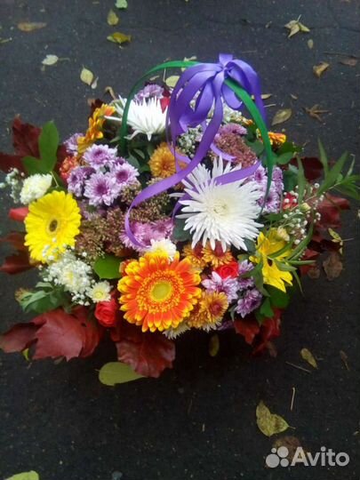 Цветы в корзиночках,букеты,кареты. к празднику