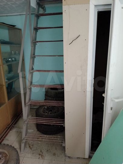 Гараж, > 30 м²