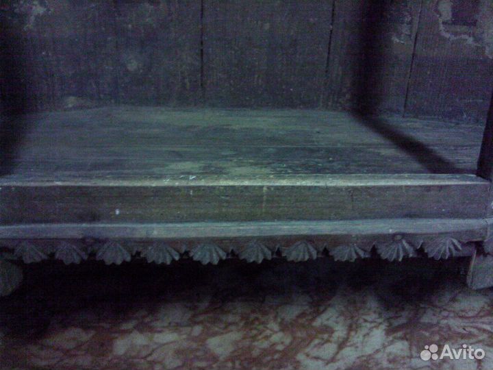 Угловой киот под икону