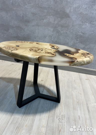 Стол из Эпоксидной смолы и дерева от изготовителя