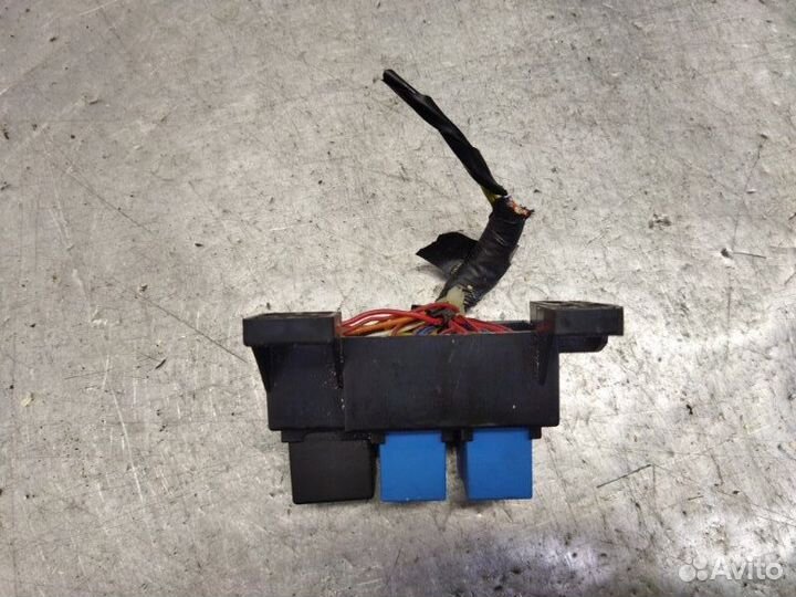 Блок реле Kia Sorento D4CB 2.5 2007