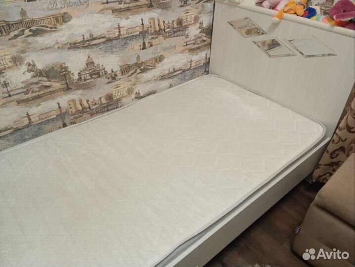 Кровать с матрасом бу