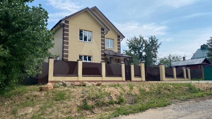 Коттедж 225 м² на участке 7,3 сот.