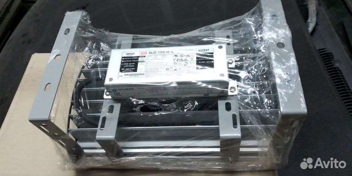 Светильники светодиодные. Новые. Цена 7900