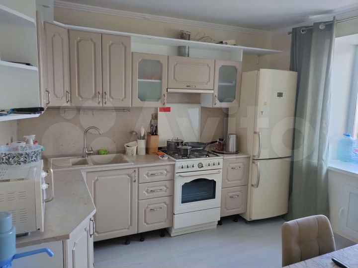 3-к. квартира, 85 м², 10/10 эт.