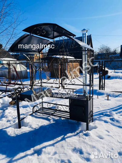 Мангал с крышей