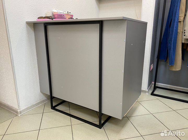 Стойка ресепшн лофт