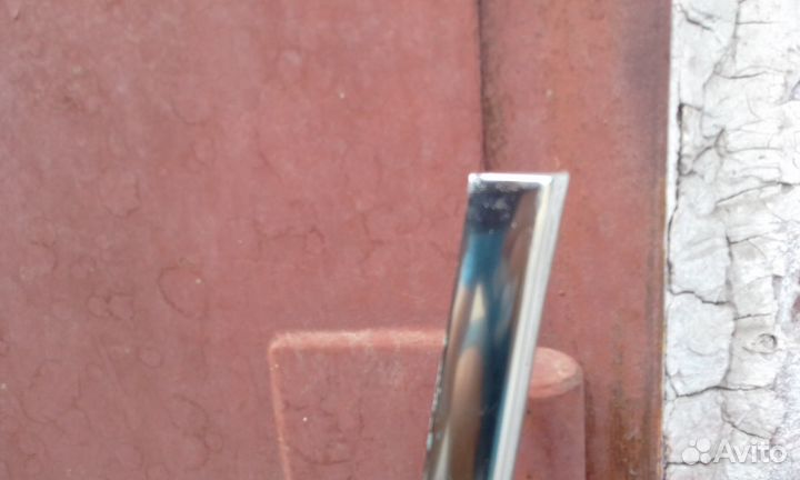 Продам молдинг заднего левого окно на туарег