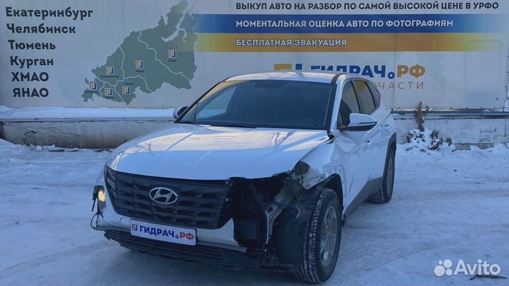 Накладка декоративная на торпедо центральная Hyundai Tucson 84745N9000NNB
