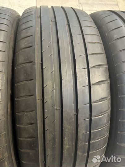 Michelin Pilot Sport 4 225/45 R19