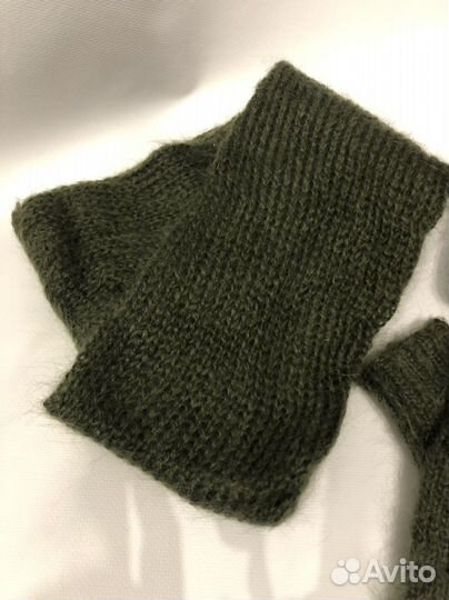 Вязанный комплект (шапка, снуд, варежки)