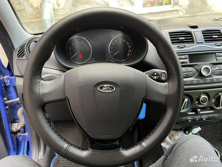 Оплетка на руль со шнуровкой. Установка включена