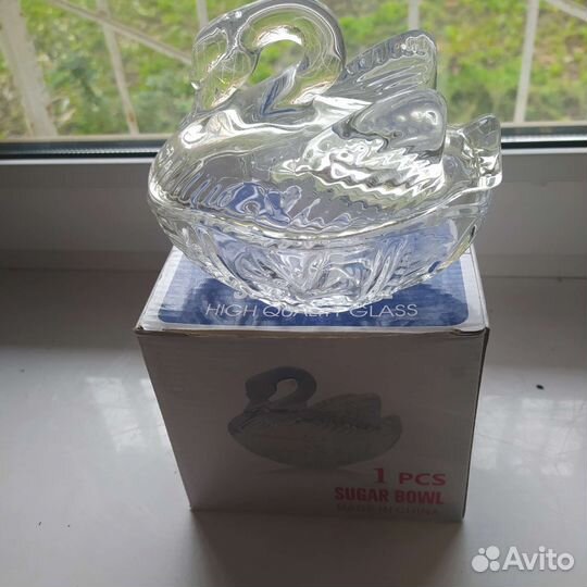 Конфетница лебедь