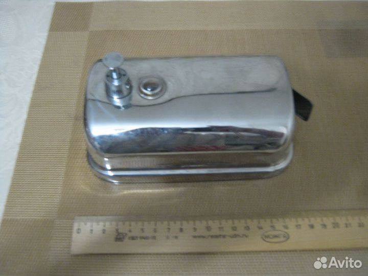 Дозатор для жидкого мыла