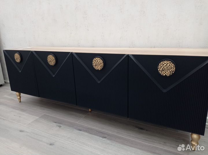 Тумба под тв черная с золотом
