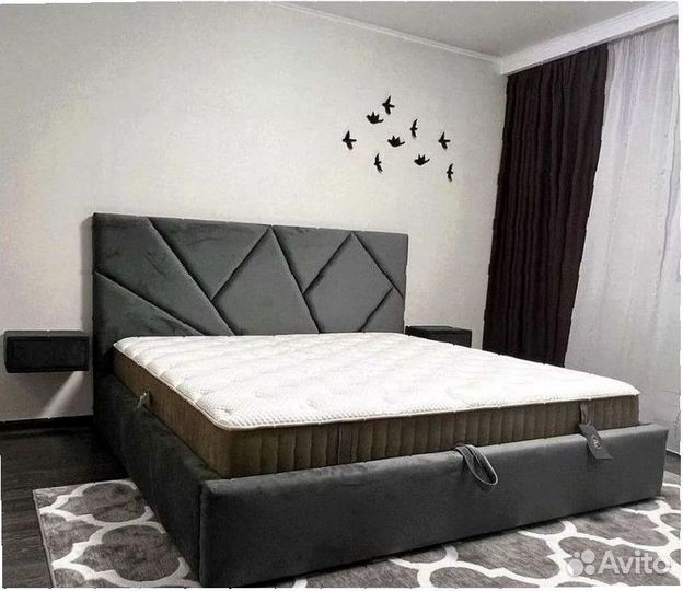 Кровать с мягким изголовьем