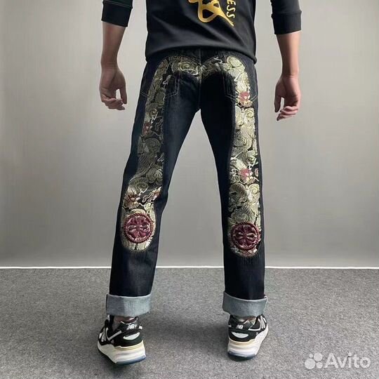 Джинсы evisu