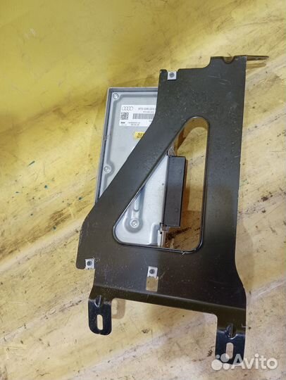 Усилитель акустической системы Audi A4 B9 2015