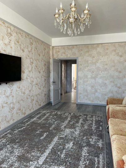 2-к. квартира, 85 м², 6/10 эт.