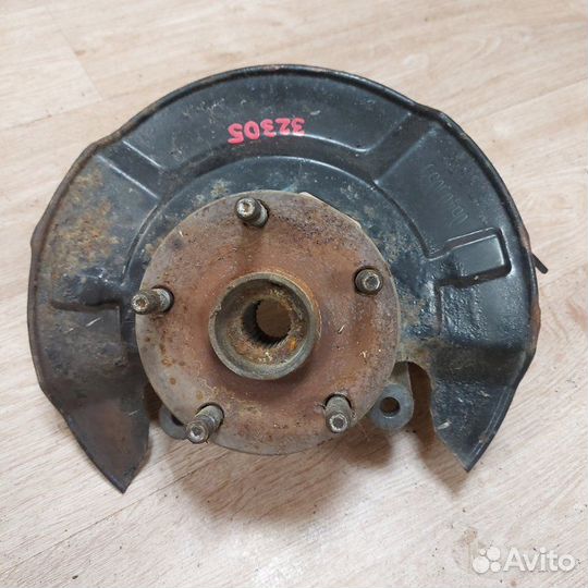 Кулак поворотный передний правый Geely Emgrand EC7