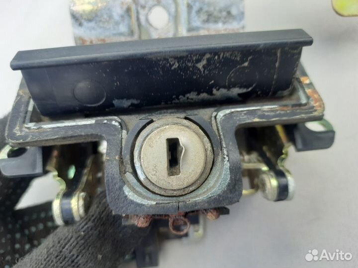 Ручка открывания багажника Skoda Octavia A4 Tour