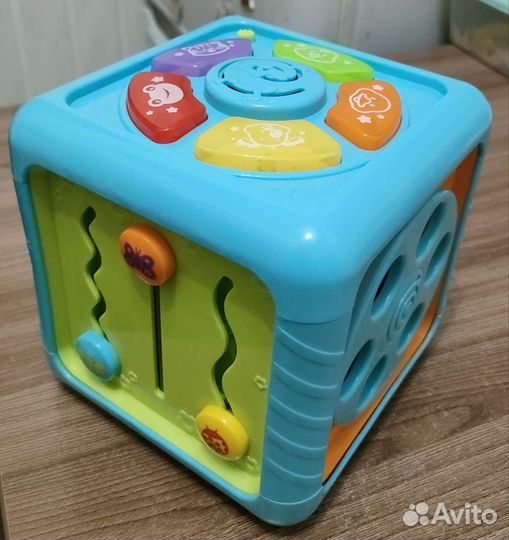 Развивающая игрушка куб